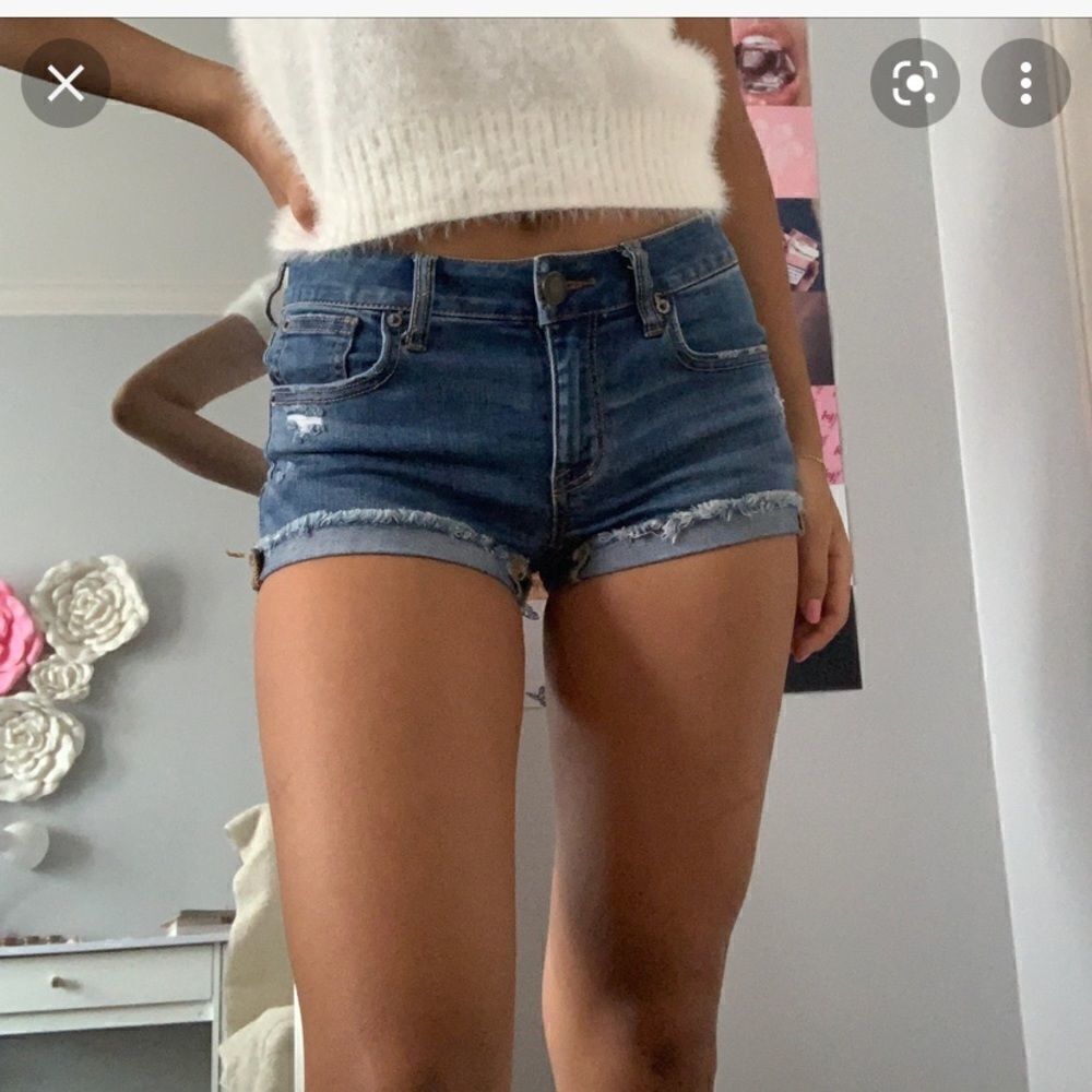 EXCELLENT CONDITION WOMEN’S SIZE 4 AMERICAN EAGLE SUPER STRETCH SHORTIE SHORTS